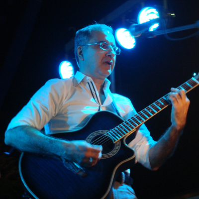 Cesare Gridelli alla chitarra